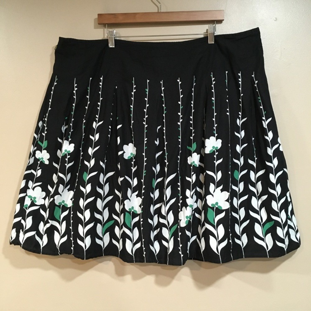 Apt. 9 Floral Pleated Mini Skirt Womens 24W Black Feminine Cottage Forest Fairy